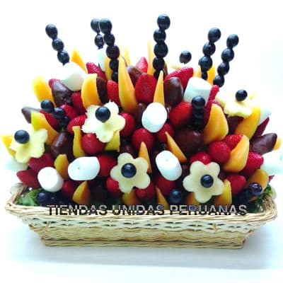 Arreglos Frutales Delivery | Frutero con Chocolate y Fresas en Canasta - Cod:FCF06