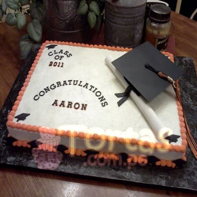 Torta de Graduacion con Birrete | Torta de Graduación para Mujer | Tortas Peru - Cod:TGR08
