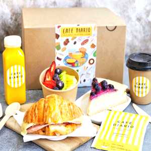 Nuestro servicio de delivery te permite disfrutar de una amplia variedad de desayunos directamente en la comodidad de tu hogar.