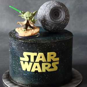 ¡Entonces no busques más! En Lima, ahora puedes disfrutar de la increíble experiencia de tener una Torta Star Wars delivery